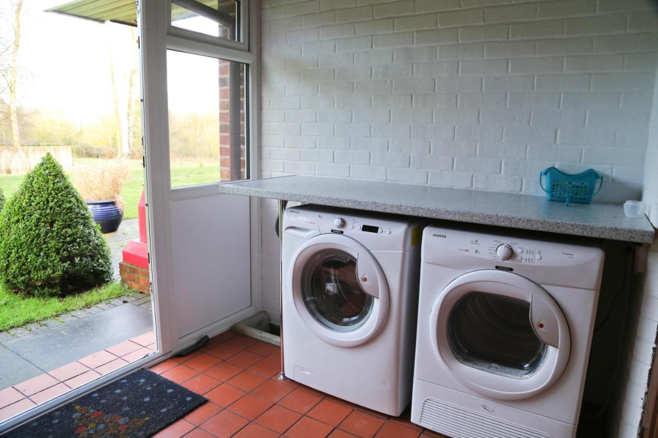 Surlingham Lodge Garden Cottage In Rspb Village Near Norwich Bagian luar foto